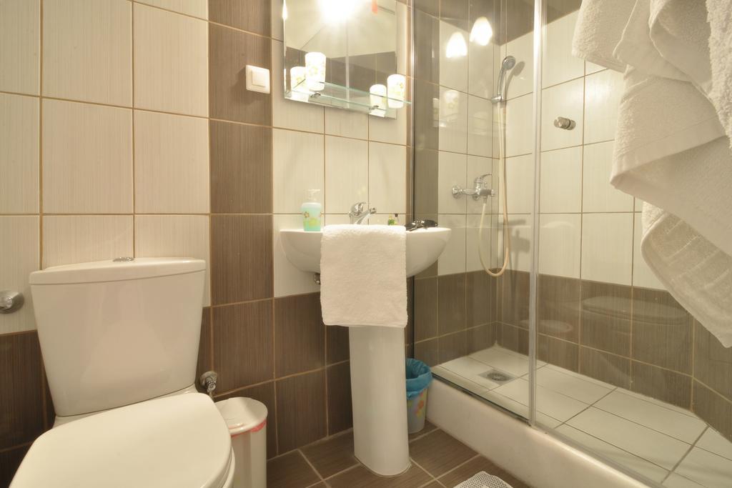 Rolandos Apartments Agios Gordios  Esterno foto